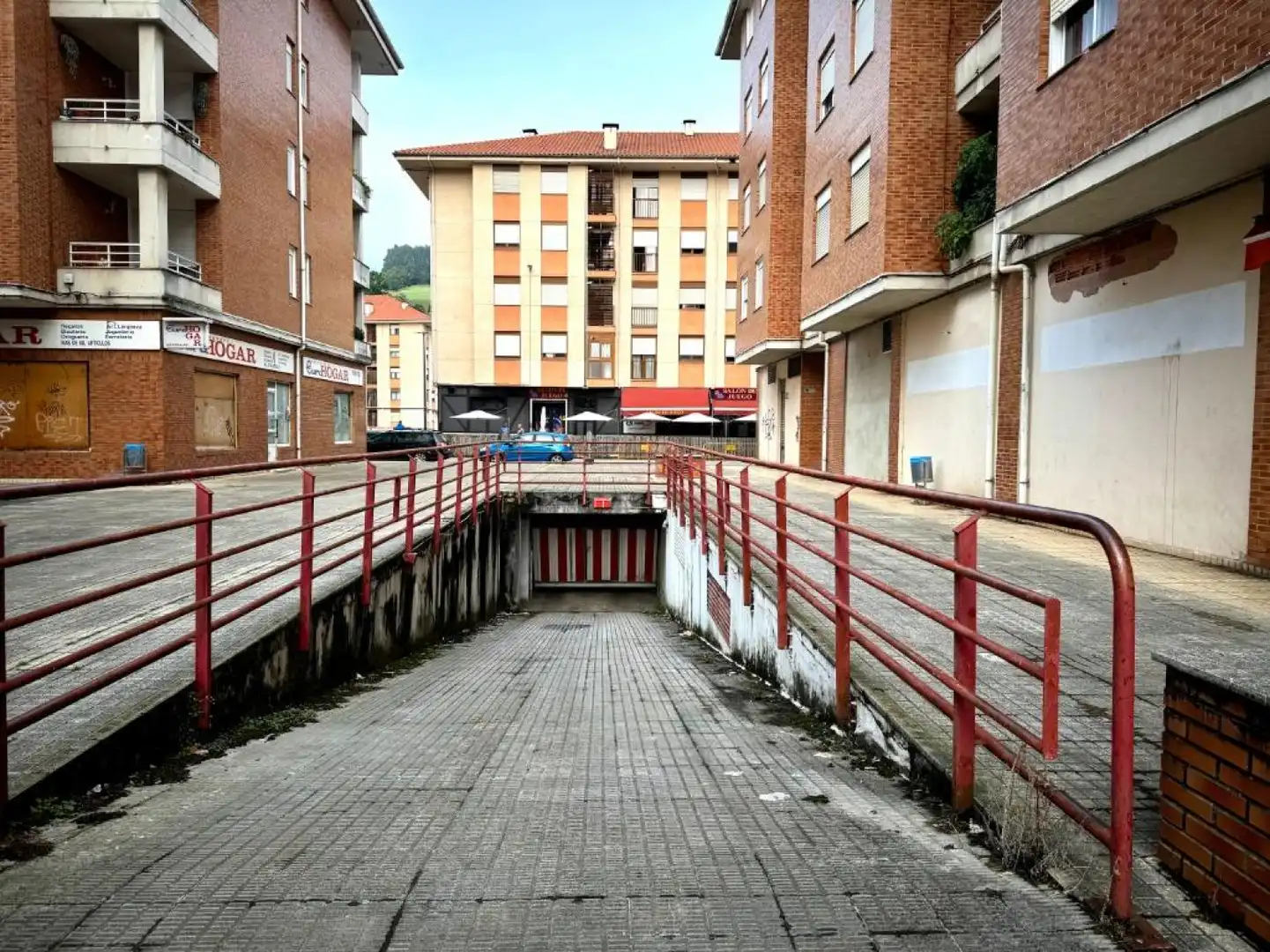 Vista exterior de Garaje en venta en Los Corrales de Buelna 