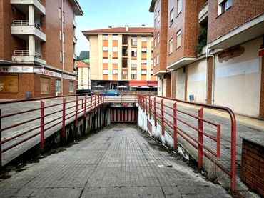 Aparcamiento en venta en Los Corrales de Buelna - ARAGON 2