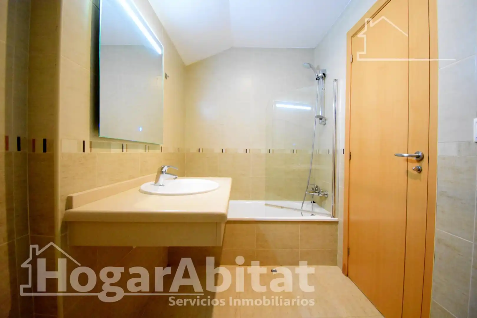 Bathroom of Attic for sale in Pedreguer  with Air Conditioner, Parquet flooring and Terrace