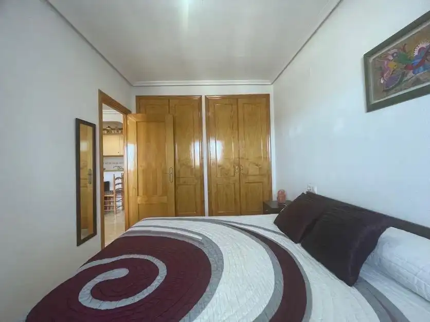 Dormitori de Apartament en venda en Torrevieja amb Aire condicionat, Terrassa i Moblat
