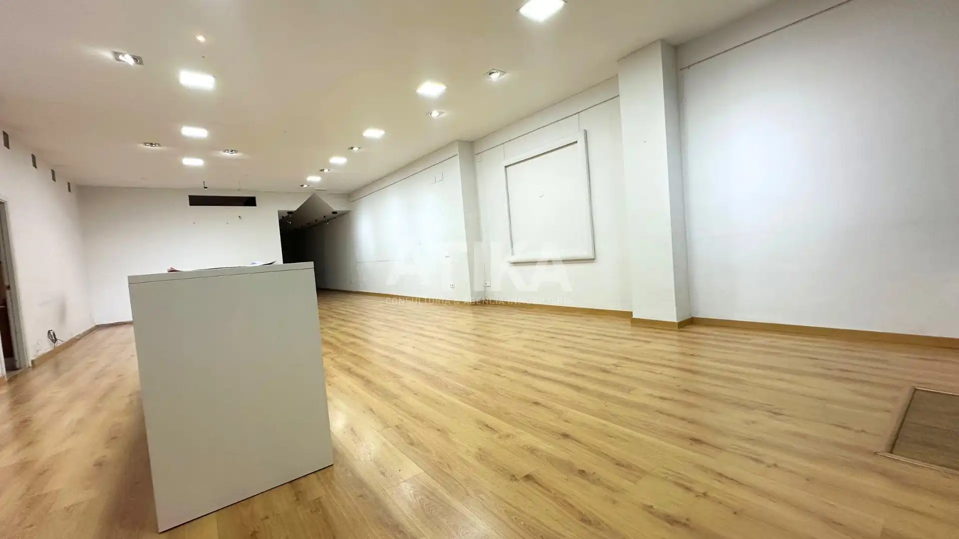 Business premises to rent in Sant Josep - Zona Hospital, imagen 3