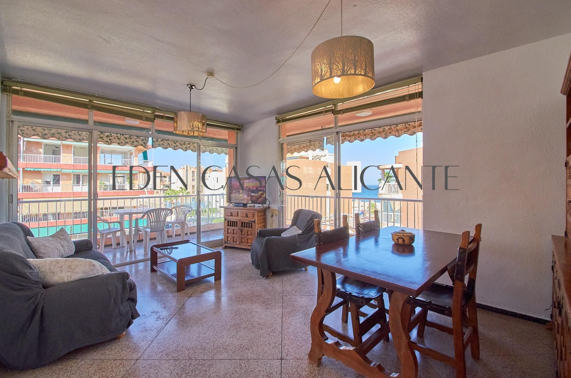 Habitación de Apartamento en venta en El Campello con Trastero y Balcón