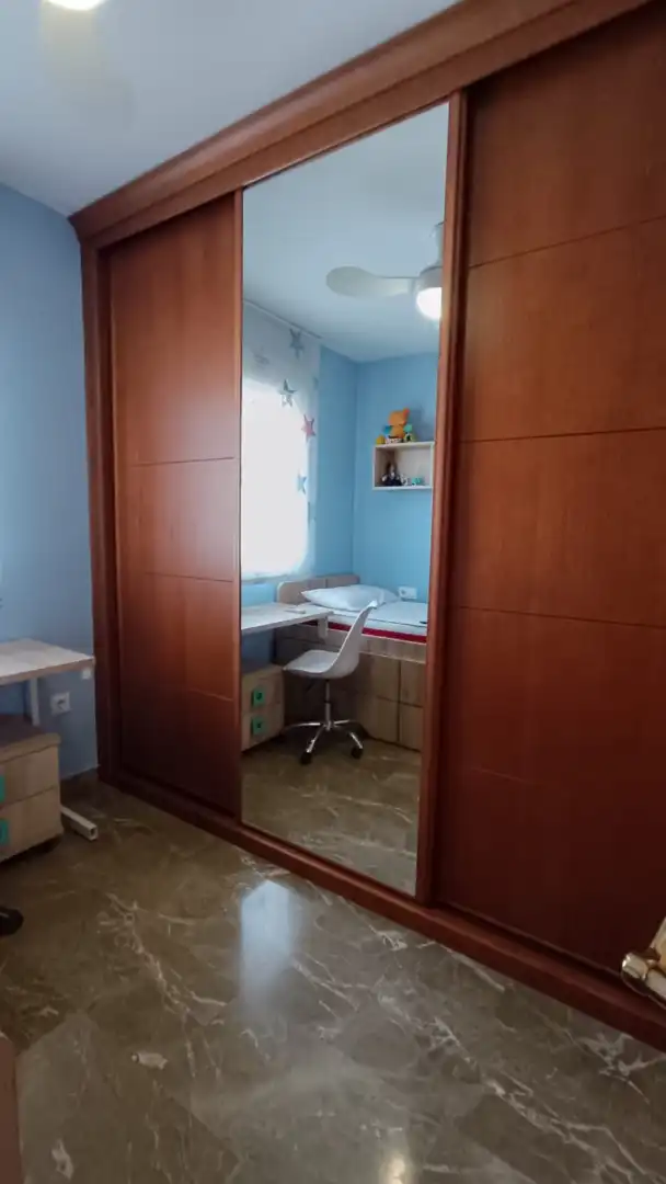 Habitación de Casa adosada de alquiler en La Zubia con Amueblado, Horno y Lavadora