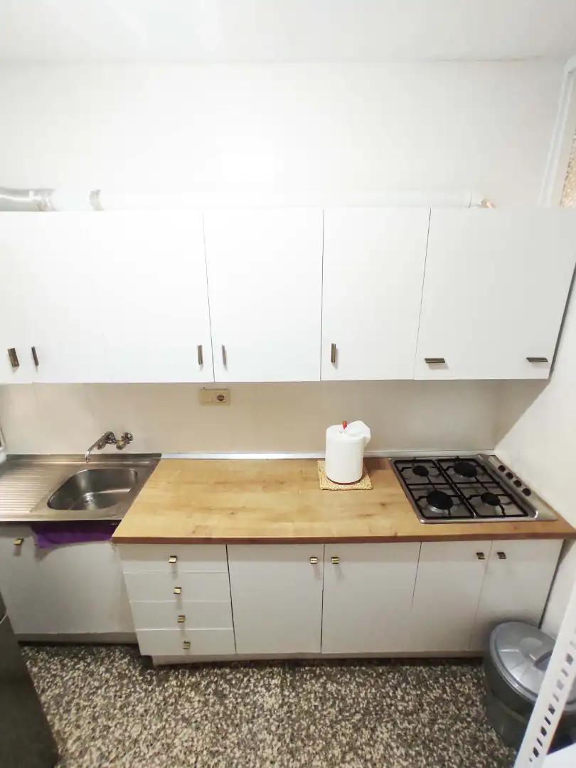 Kitchen of Flat for share in Granada  with Furnished, Washing machine and Microwave