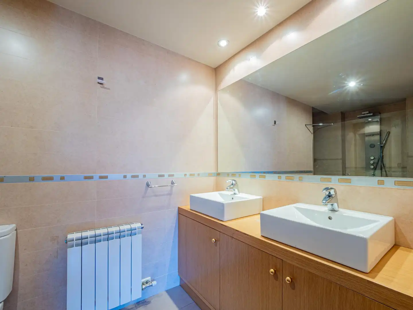 Baño de Piso en venta en Vic con Balcón