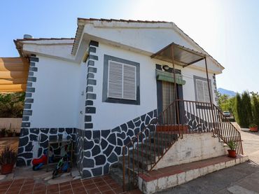 Casa con piscina en venta en EXTRARRADIO