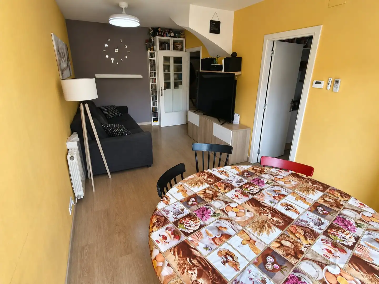 Comedor de Piso en venta en Molins de Rei con Aire acondicionado, Calefacción y Parquet