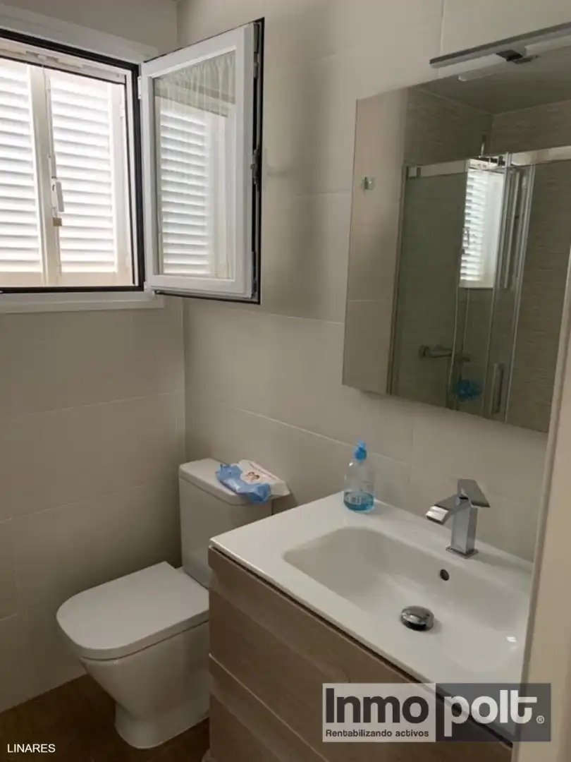Baño de Piso de alquiler en Linares con Aire acondicionado, Calefacción y Terraza