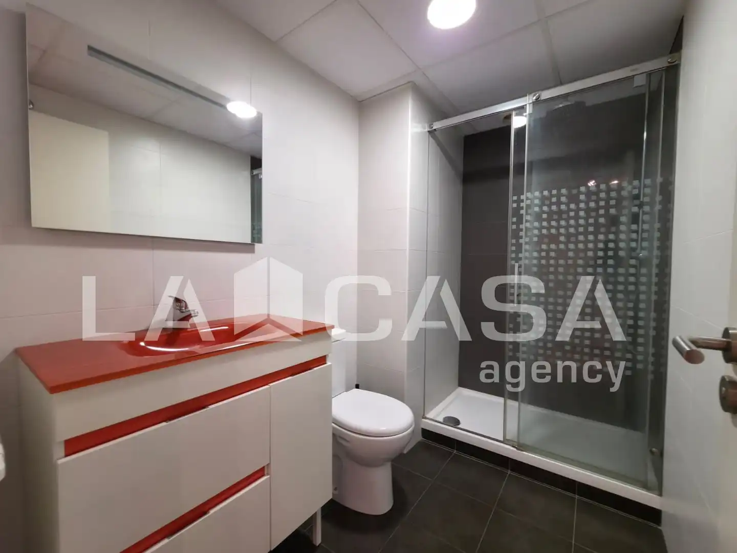 Piso en venta en Sabadell con Jardín privado, Parquet y Piscina