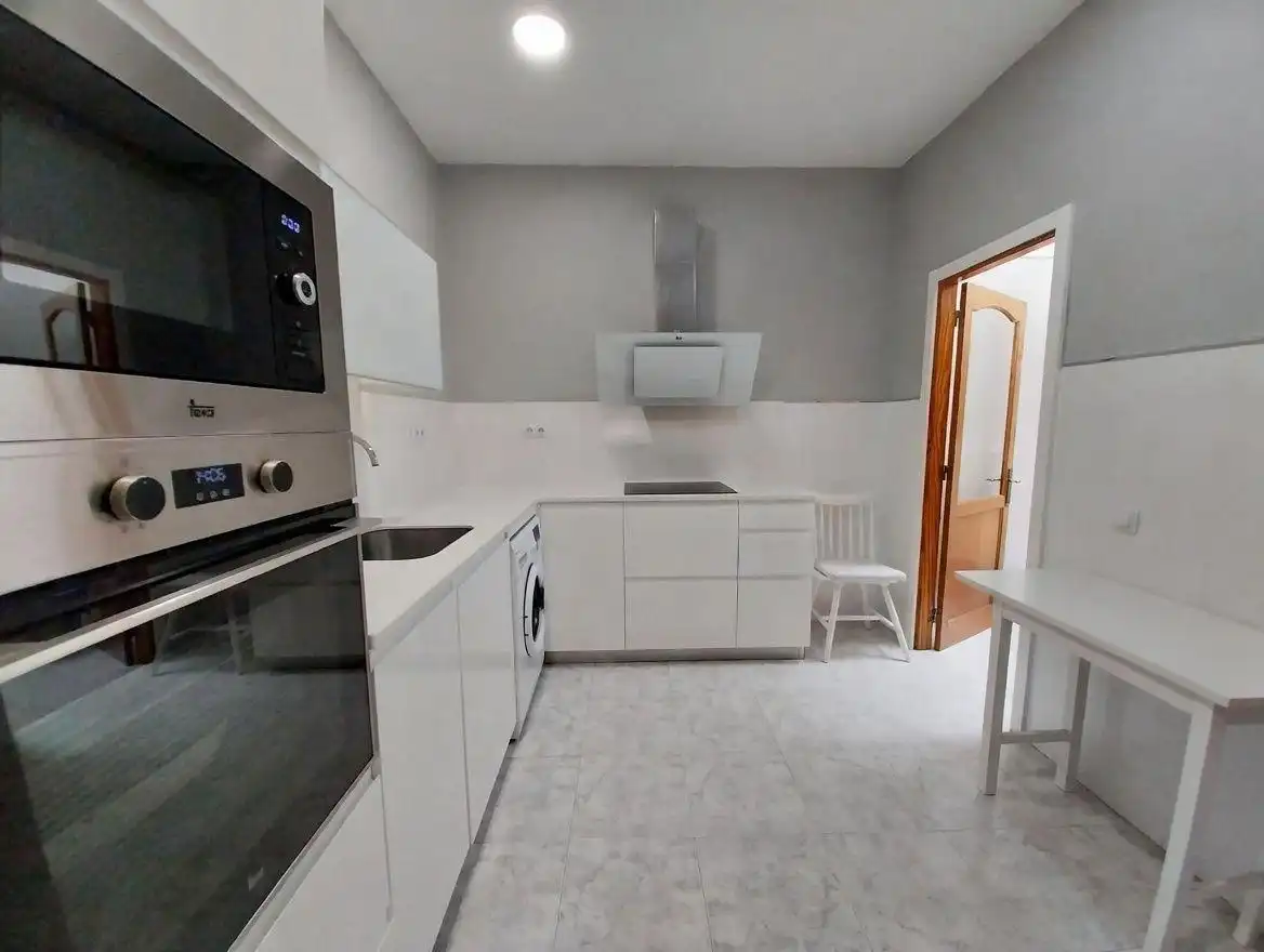 Cuina de Pis en venda en Las Palmas de Gran Canaria amb Terrassa, Traster i Balcó