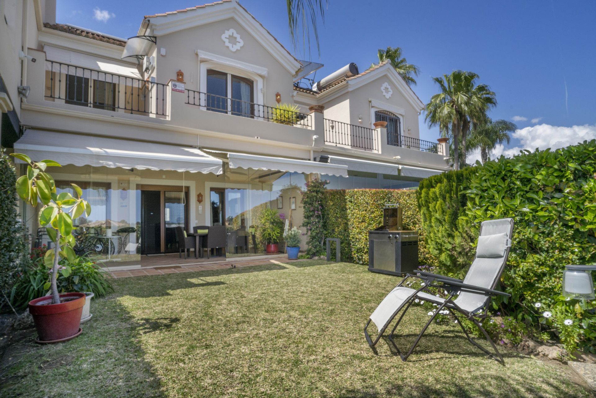 Jardí de Casa adosada en venda en Estepona amb Aire condicionat, Jardí privat i Terrassa