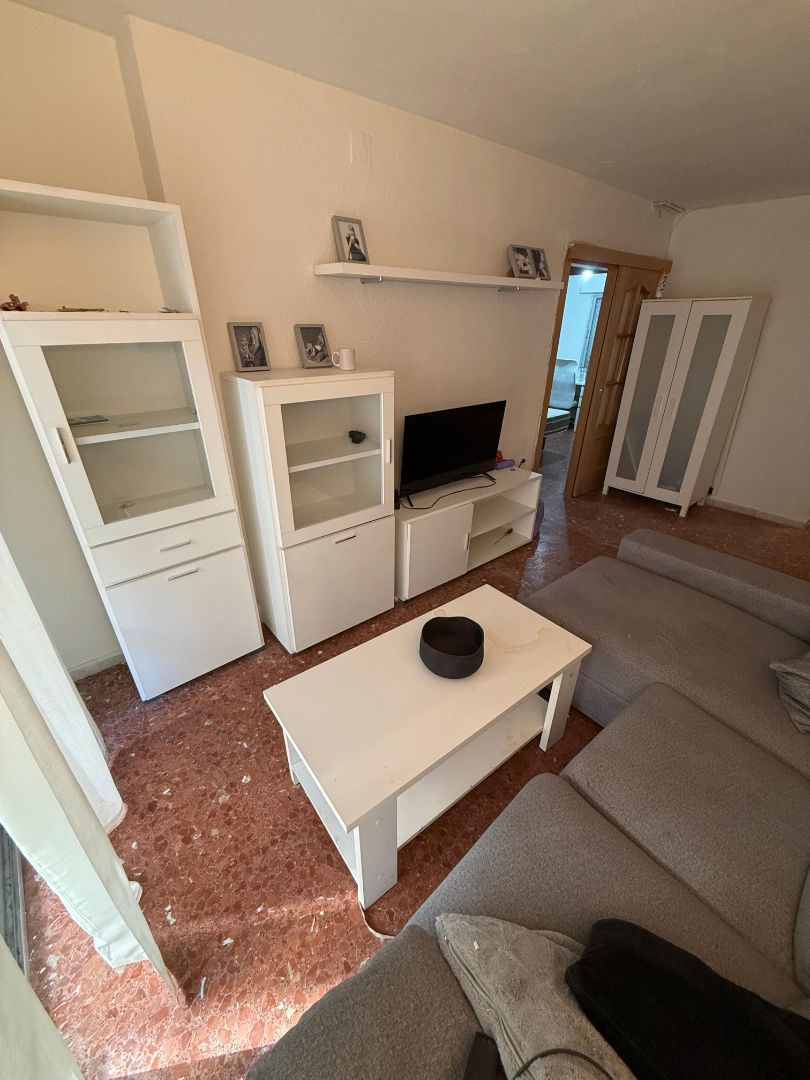 Living room of Flat to rent in  Granada Capital  with Furnished, Washing machine and Microwave