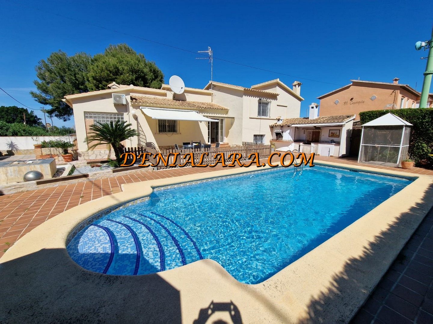 Exterior view of House or chalet for sale in Dénia  with Air Conditioner, Heating and Private garden