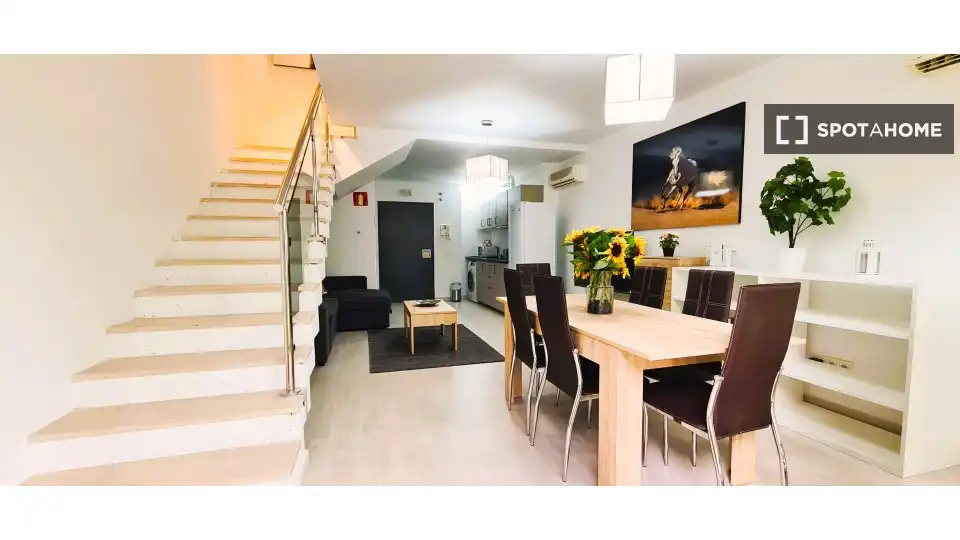 Dining room of Flat for rent in Madrid  with Air Conditioner, Heating and Furnished