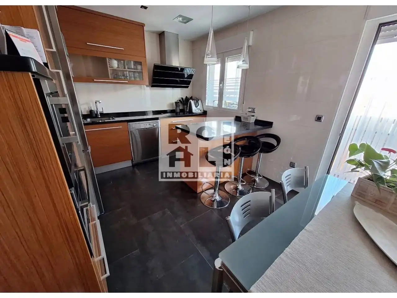 Kitchen of Apartments for sale in León Capital   with Heating and Parquet flooring