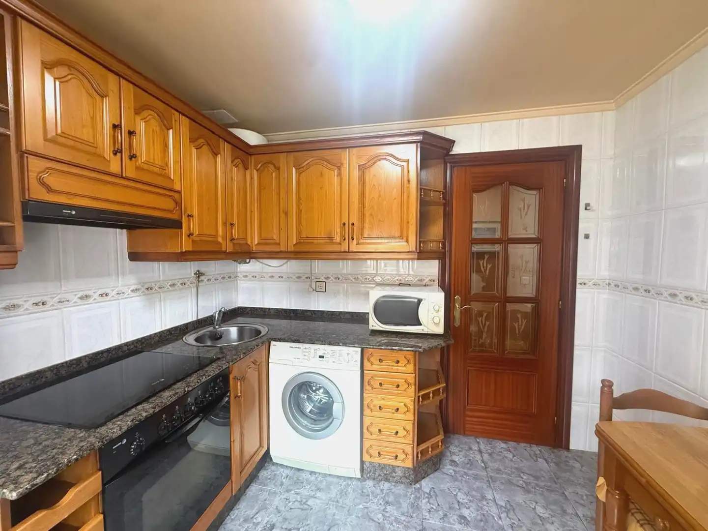 Kitchen of Flat for sale in Avilés  with Private garden, Parquet flooring and Furnished