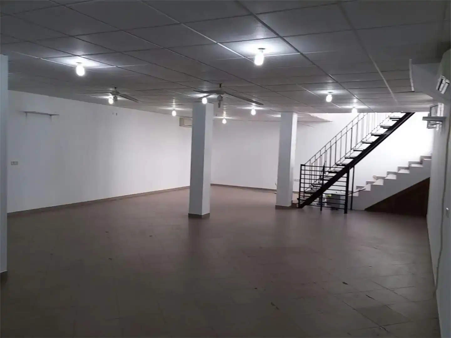 Casa adosada en venta en Carmona con Trastero