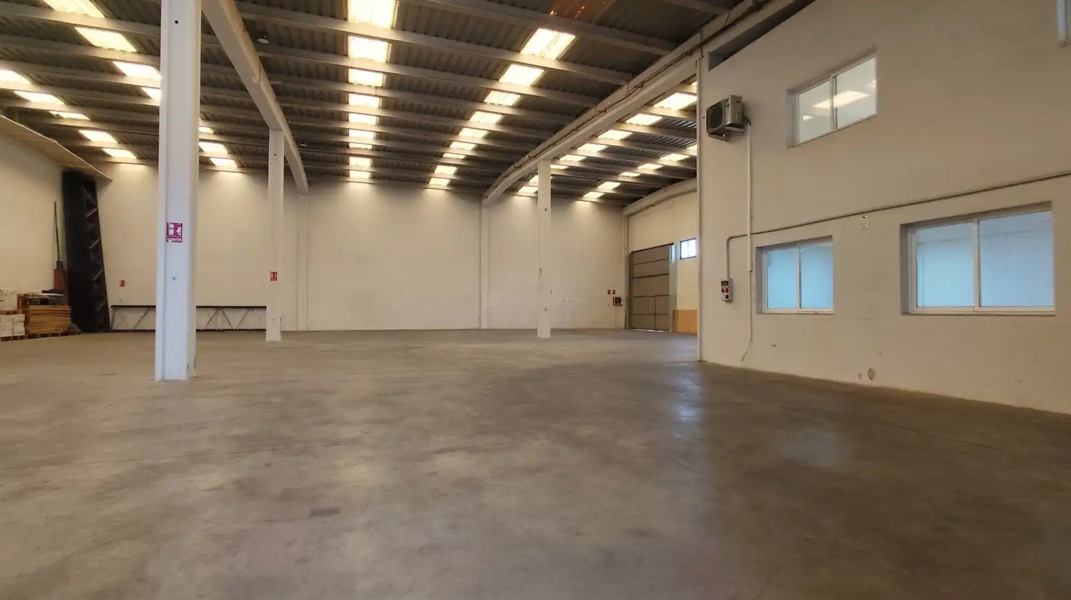 Nave industrial de alquiler en Arrúbal - Calle Río Alhama, Arrúbal