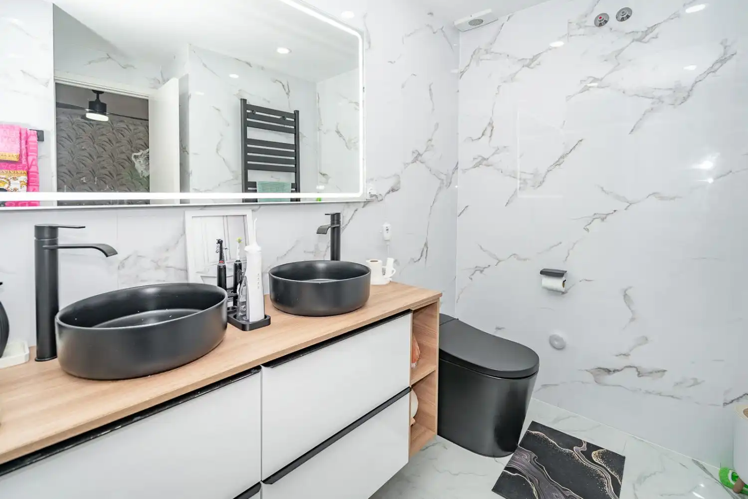 Bathroom of Detached homes for sale in Laguna Park
