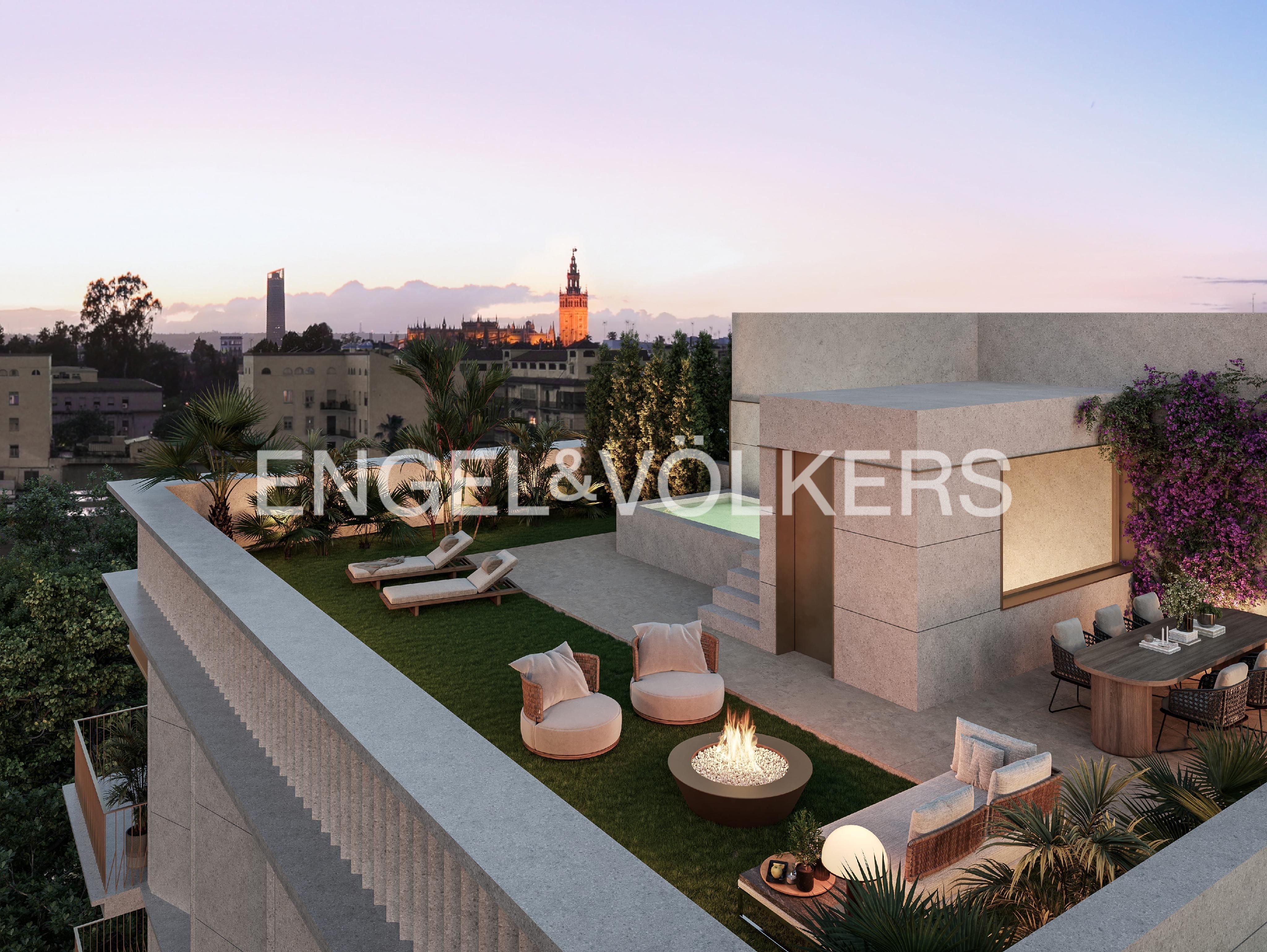 Terrace of Attic for sale in  Sevilla Capital  with Air Conditioner, Heating and Terrace