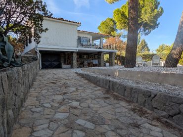 Xalet amb balcó en venda a Avenida Monteros de Castilla
