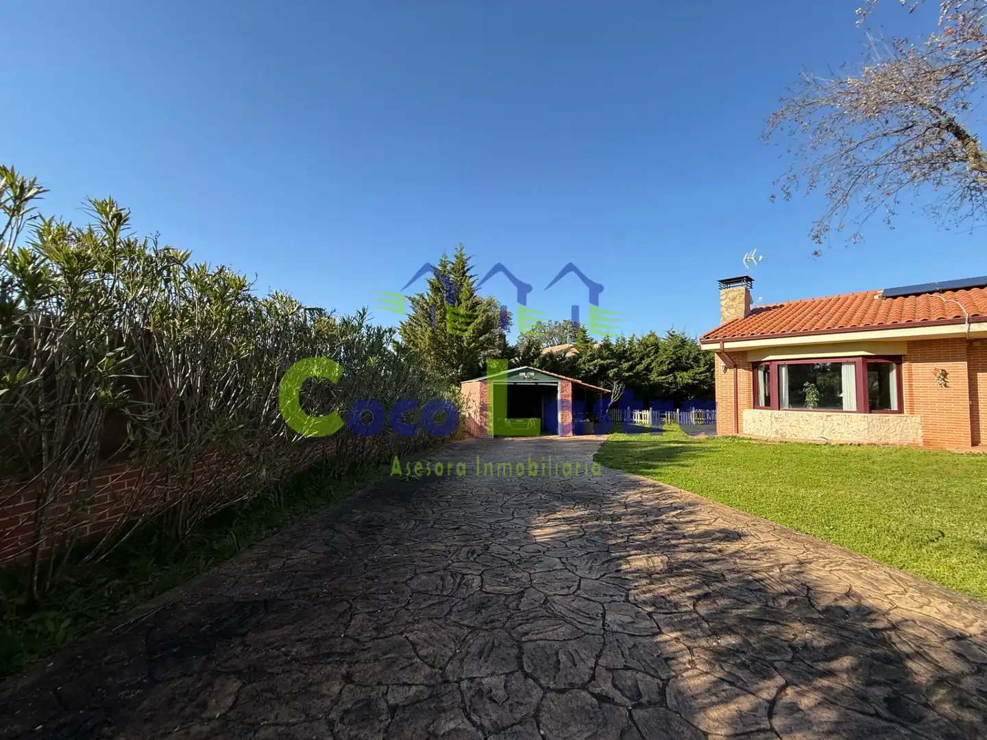 Vista exterior de Casa o xalet en venda en Carrascal de Barregas amb Aire condicionat, Calefacció i Jardí privat