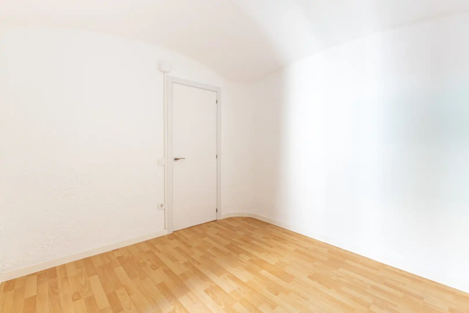 Habitación de Piso en venta en L'Hospitalet de Llobregat con Parquet, Horno y Balcón