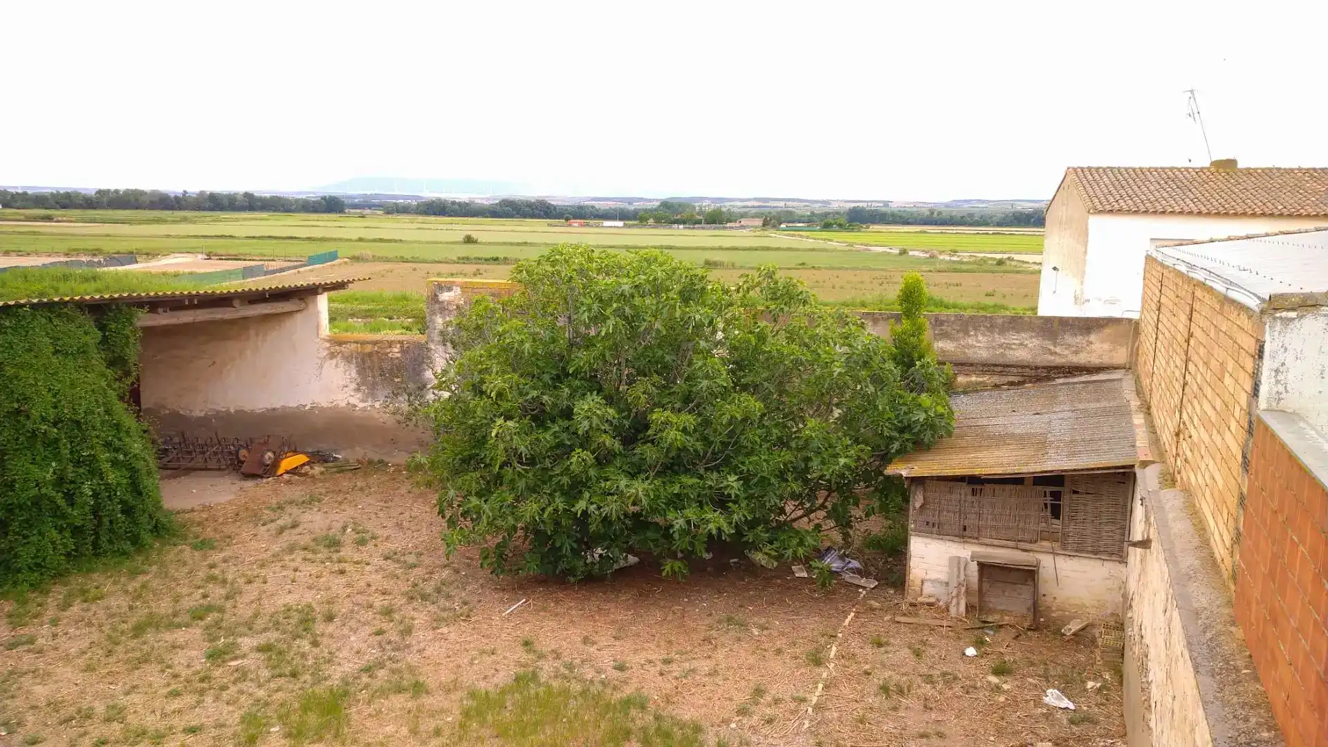 Casa adosada en venda en Cabanillas amb Balcó