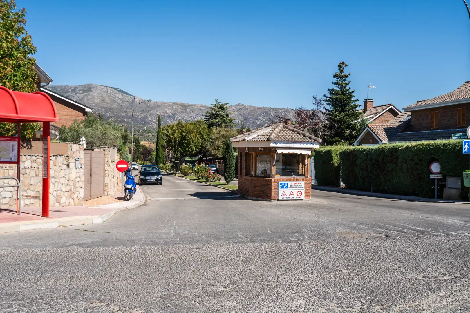 Casa aparellada amb piscina en venda a Becerril de la Sierra, imagen 55
