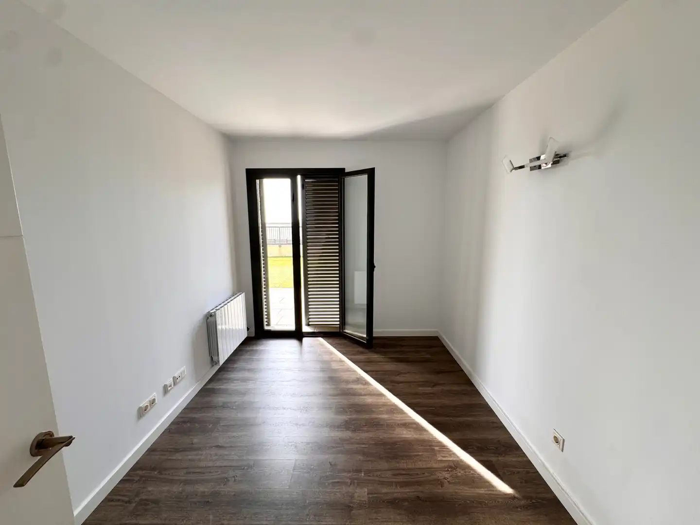 Habitación de Casa adosada en venta en Mataró con Aire acondicionado, Calefacción y Jardín privado