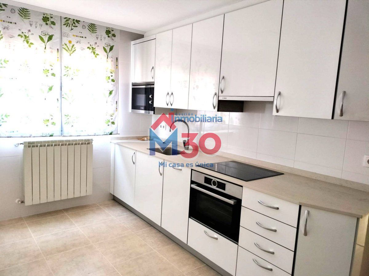 Cuina de Pis en venda en Miranda de Ebro amb Calefacció, Terrassa i Traster