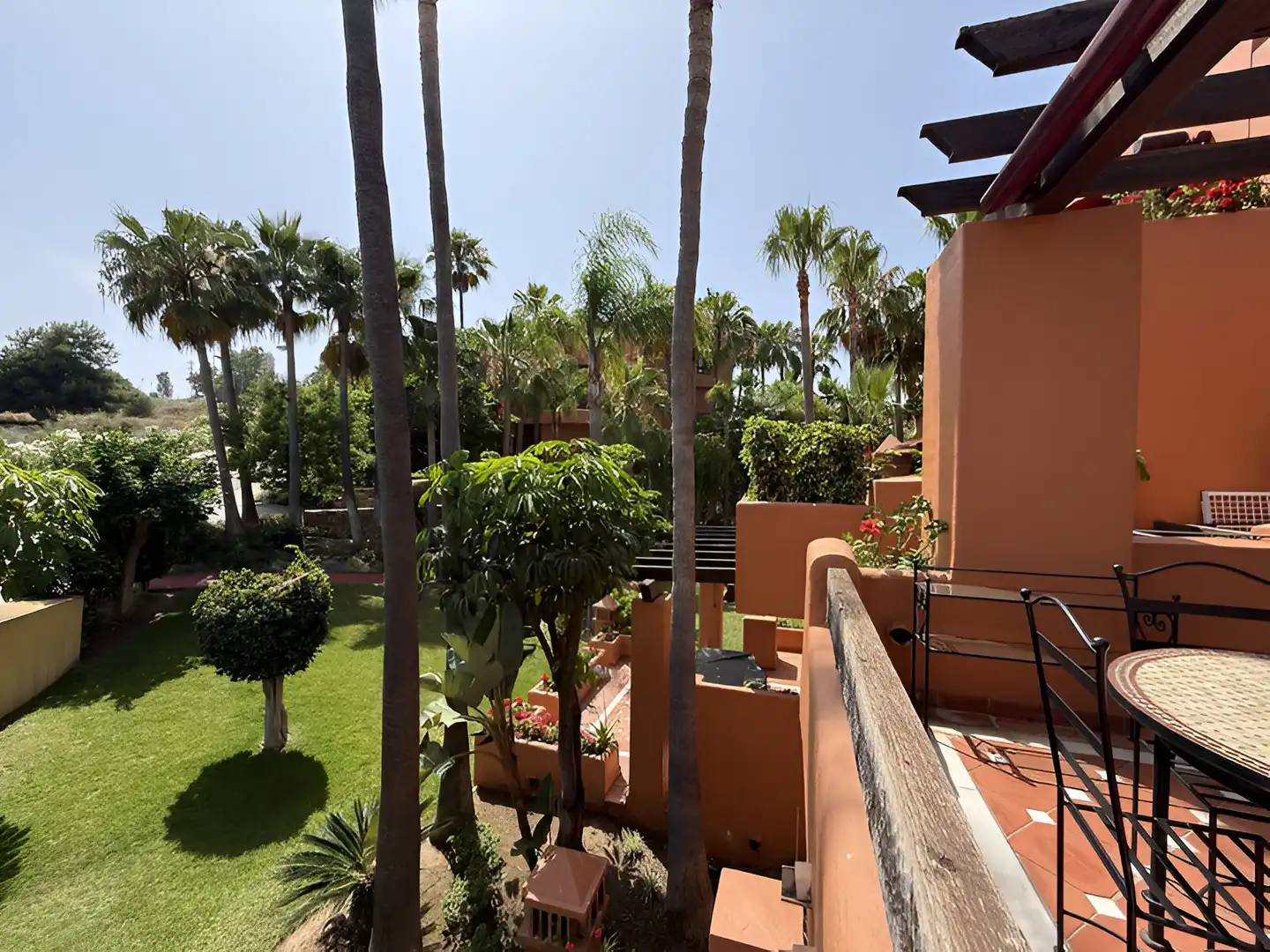 Apartament amb piscina en venda a Nueva Andalucía, imagen 2
