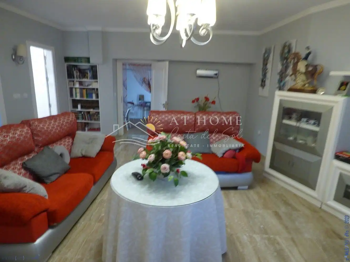 Sala de estar de Casa o chalet en venta en Nerja con Aire acondicionado, Calefacción y Jardín privado