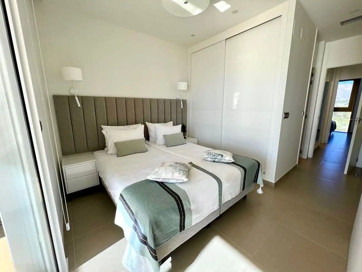 Dormitori de Casa o xalet de lloguer en Benidorm amb Aire condicionat, Jardí privat i Moblat