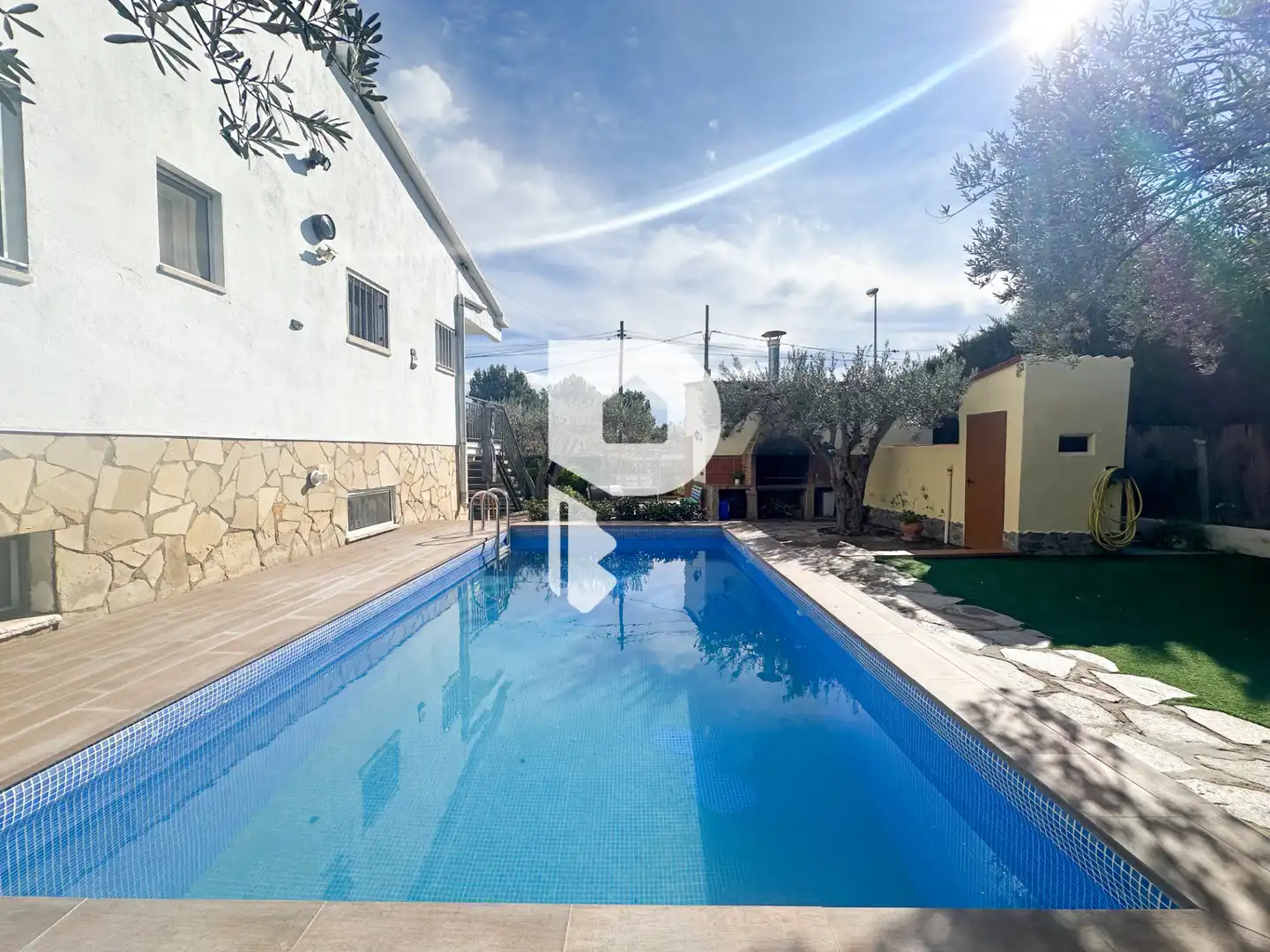 Piscina de Casa o xalet en venda en Esparreguera amb Aire condicionat, Calefacció i Jardí privat