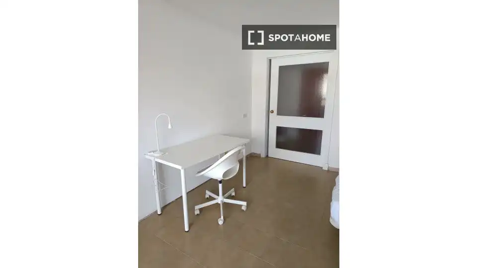 Room in Almería, Almería
