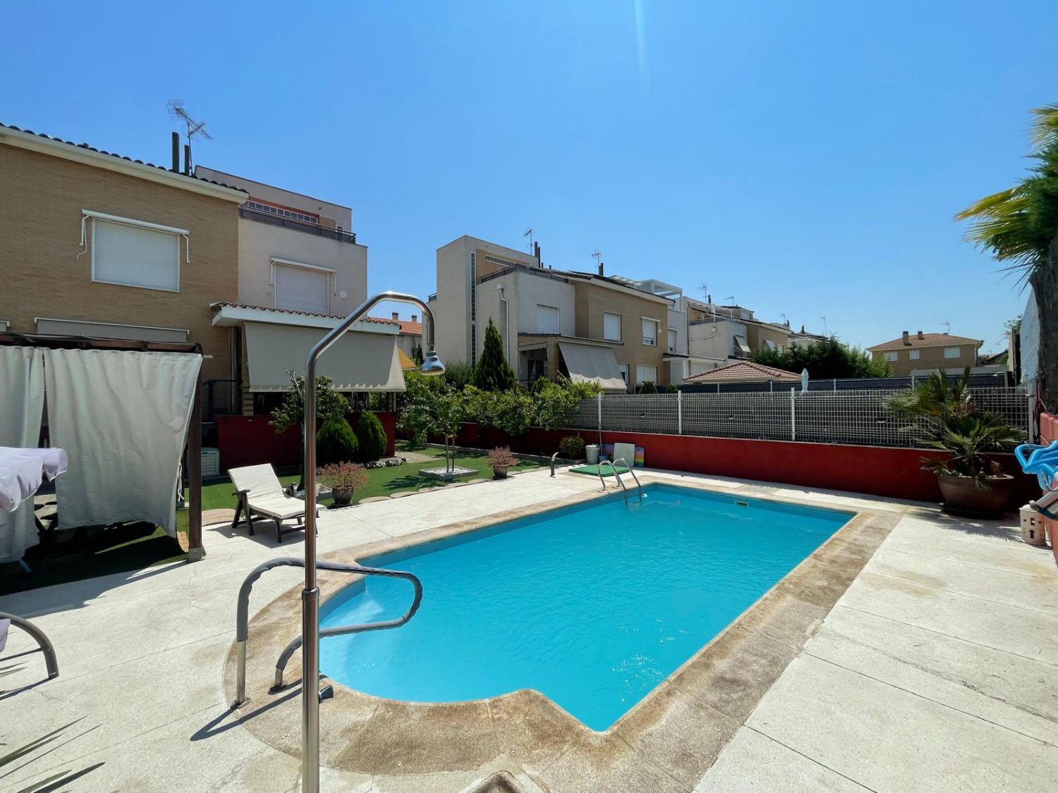 Swimming pool of House or chalet for sale in Villanueva de la Cañada  with Heating, Private garden and Terrace