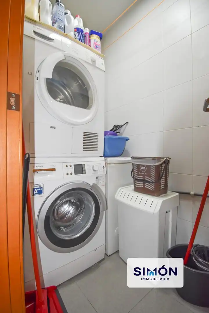 Bathroom of Flat for sale in Manresa  with Air Conditioner, Heating and Storage room