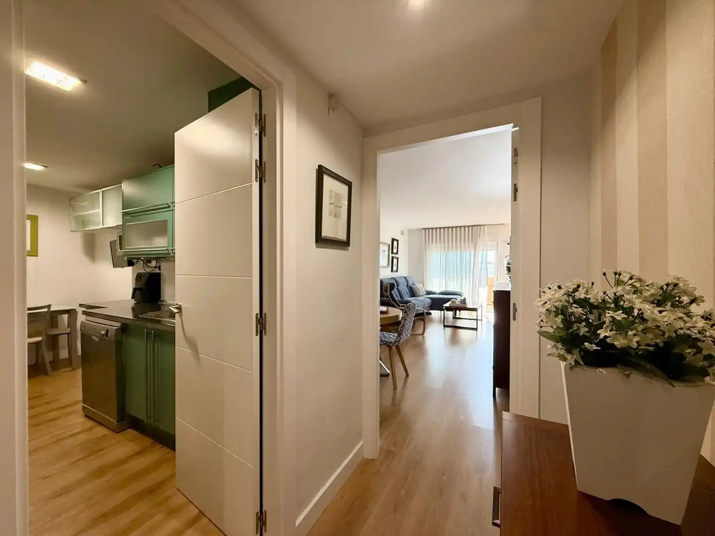 Wohnung zum Verkauf in Roquetas de Mar mit Klimaanlage, Terrasse und Gemeinschaftspool