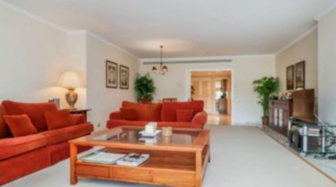 Foto 5 de Piso en venta en Calle Los Granados, 18, Puerto Banús, Málaga