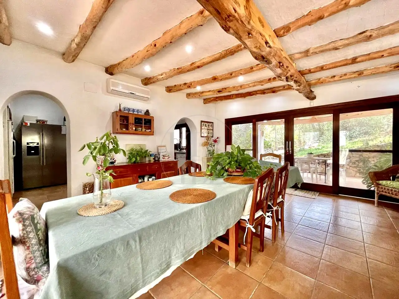 Menjador de Casa o xalet en venda en Sant Joan de Labritja amb Aire condicionat, Jardí privat i Piscina