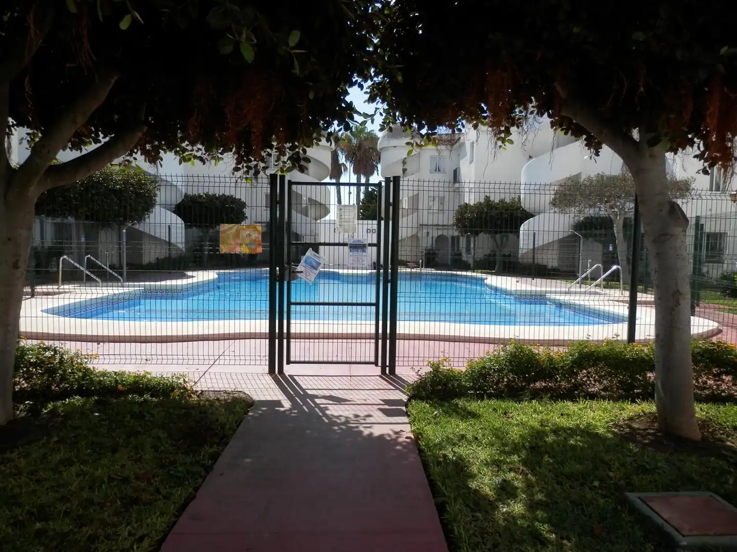 Schwimmbecken von Wohnungen zur Miete in Torrox mit Klimaanlage, Heizung und Terrasse