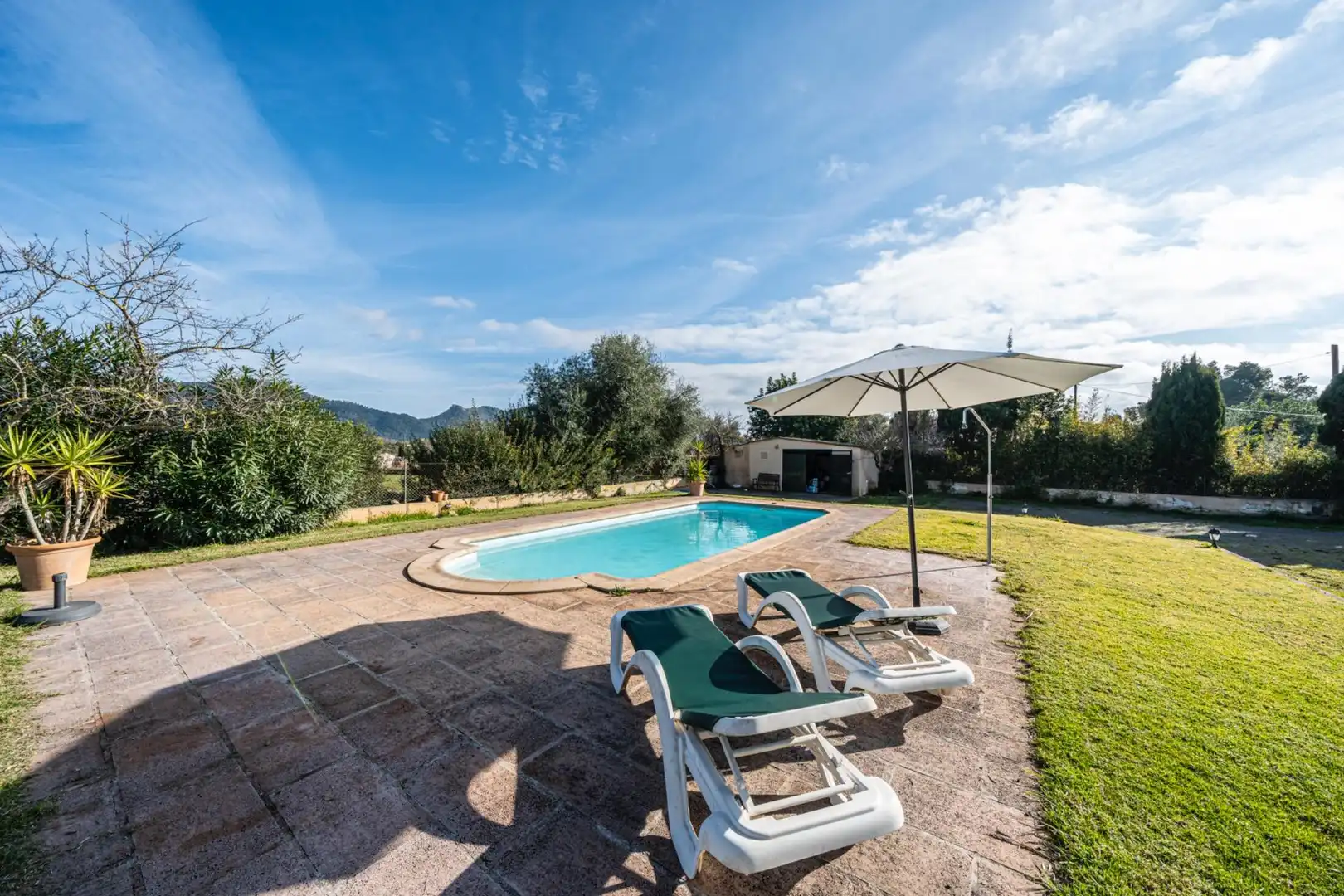Schwimmbecken von Haus oder Chalet zum Verkauf in Son Servera mit Klimaanlage, Heizung und Privatgarten