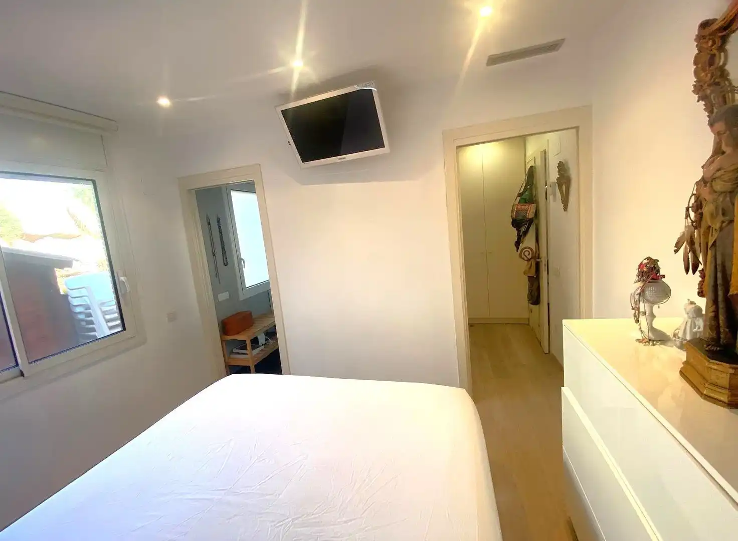 Schlafzimmer von Haus oder Chalet zum Verkauf in Sant Vicenç de Montalt mit Klimaanlage, Heizung und Privatgarten