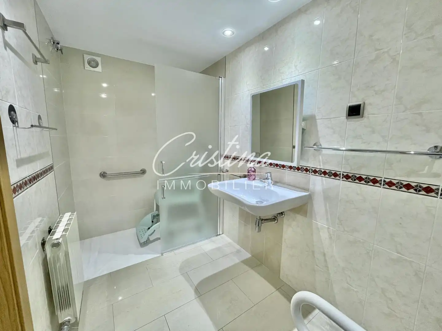 Badezimmer von Wohnungen zum Verkauf in Girona mit Heizung, Terrasse und Alarm