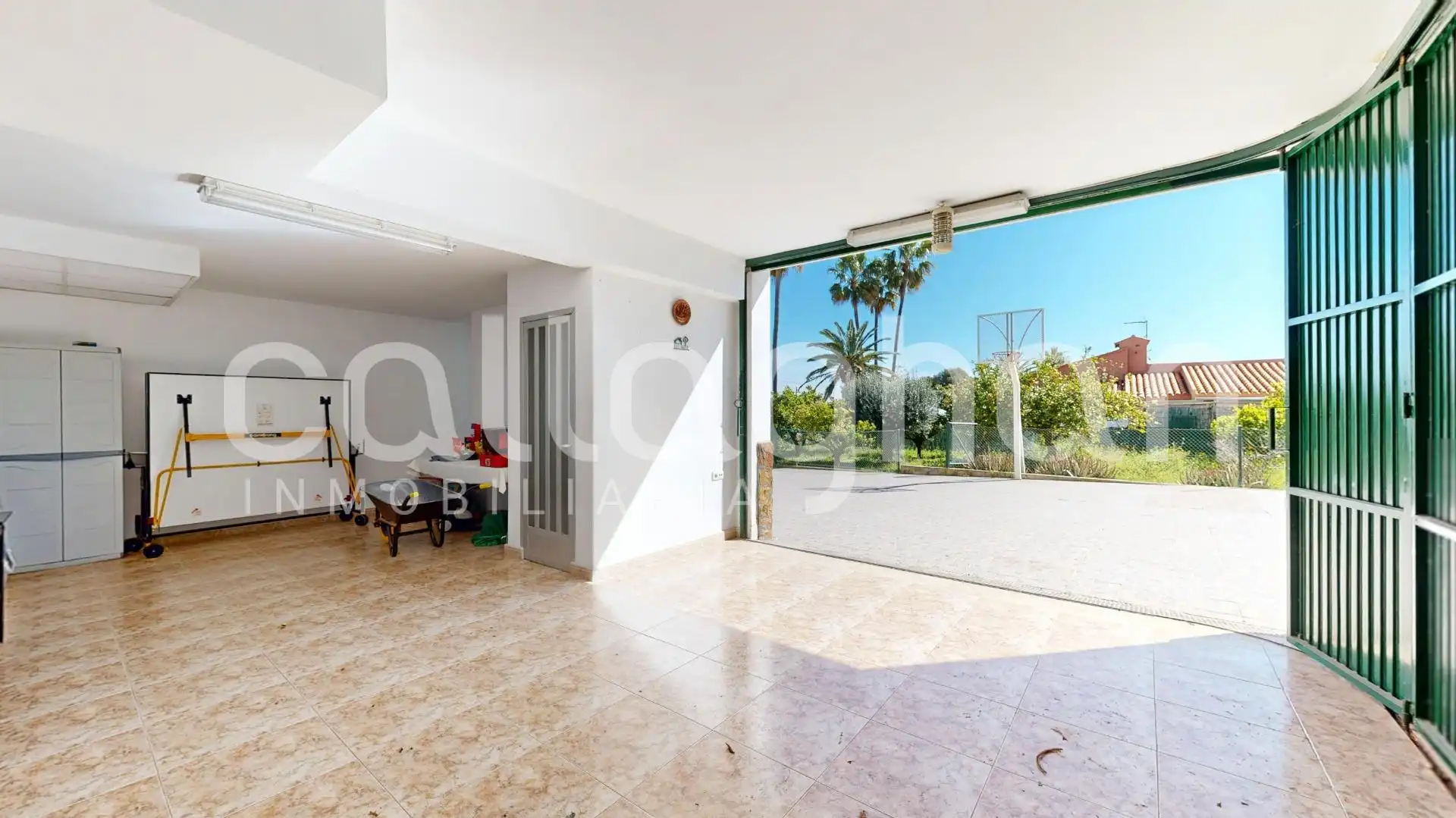 Jardí de Casa o xalet en venda en Chiva amb Aire condicionat, Jardí privat i Terrassa