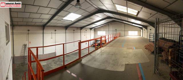 Nave industrial en Venta en La Poveda