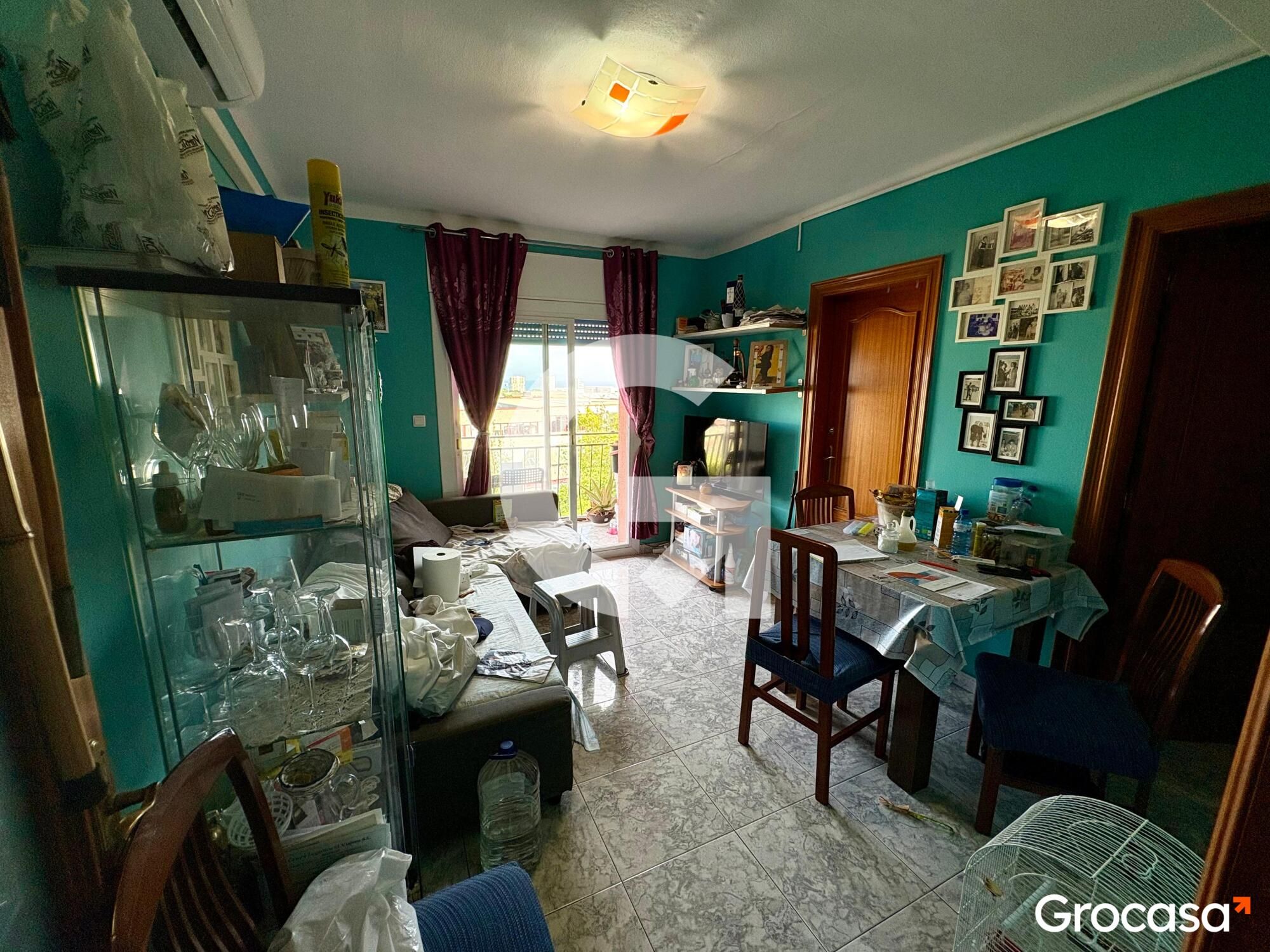 Living room of Flat for sale in Mataró  with Air Conditioner, Furnished and Oven