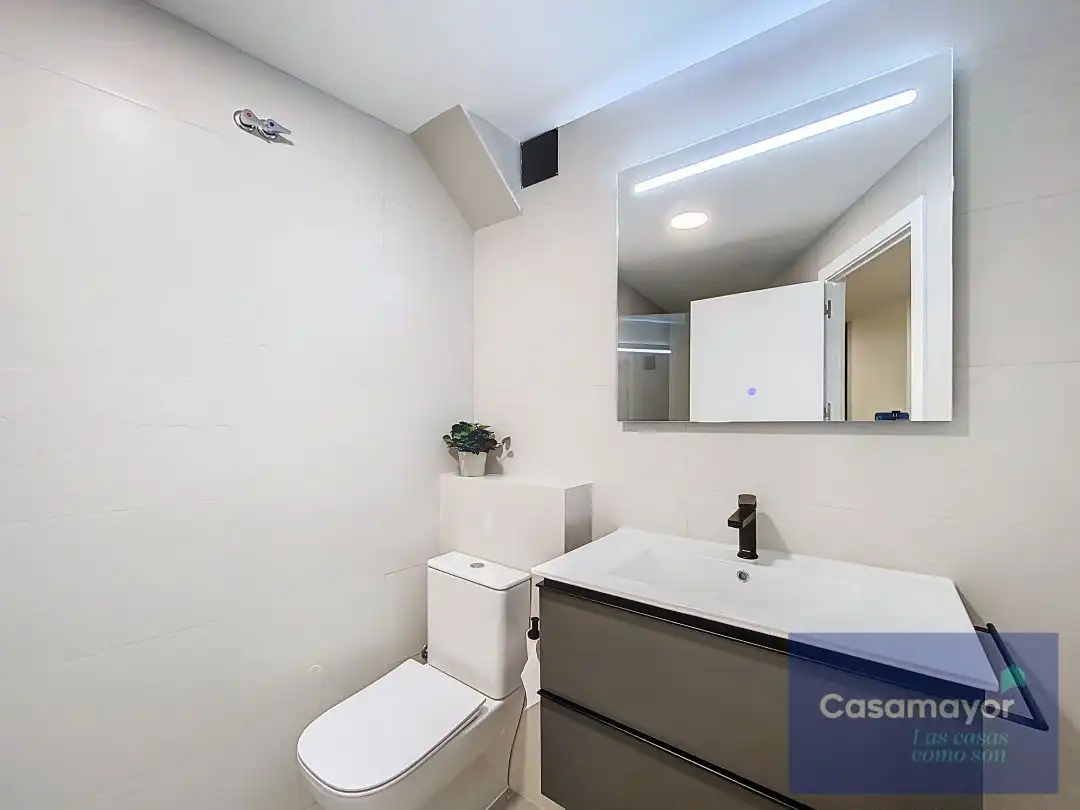 Baño de Piso de alquiler en Alicante / Alacant con Aire acondicionado, Calefacción y Terraza