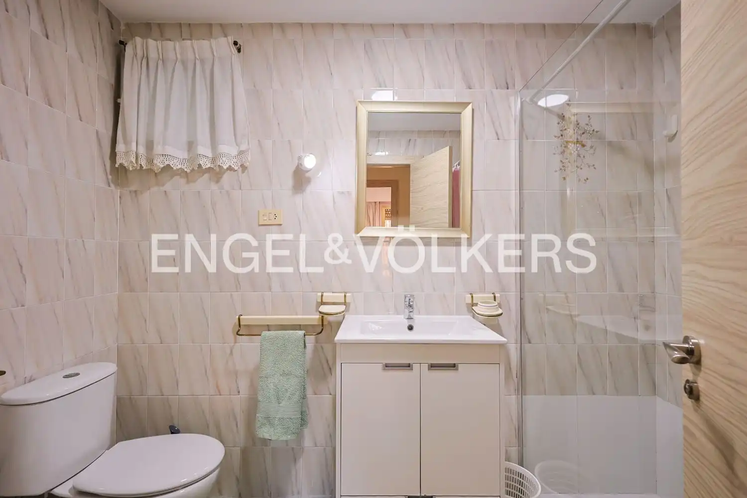 Badezimmer von Wohnung zur Miete in Valencia mit Klimaanlage, Heizung und Möbliert